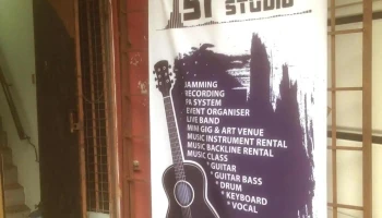 51 Humming Studio - Jalan Dewa