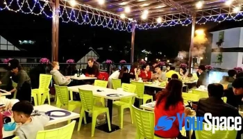 C Buddys Steamboat 众友火锅 - Cameron Fair