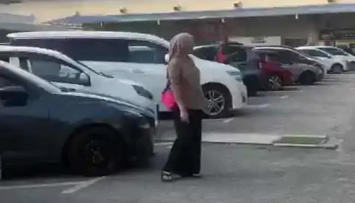 Batu Berendam Badminton Hall -  Video - Batu Berendam