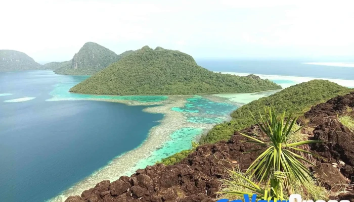 Bohey Dulang Hike Overlook - Sabah
