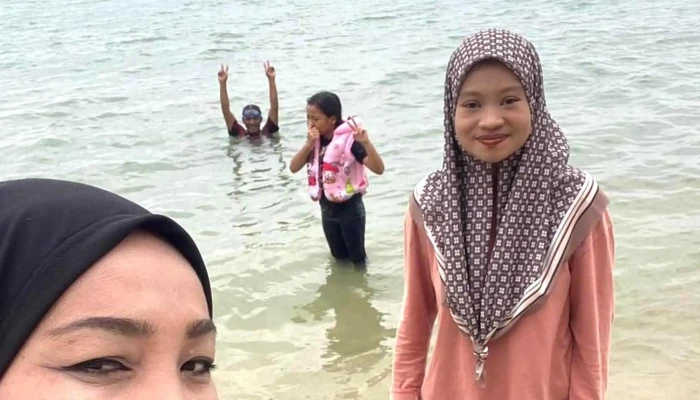 Candlelight Teluk Batik -  Video - Lumut