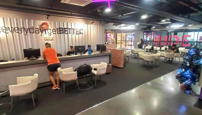 Celebrity Fitness Jaya One -  Di Mana - Petaling Jaya