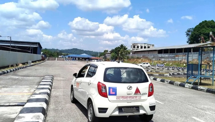 Cikgu Tazudin Lesen Memandu Tampin - Malaysia