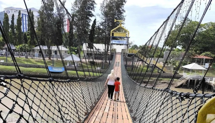 Denai Larian -  Harga - Kangar