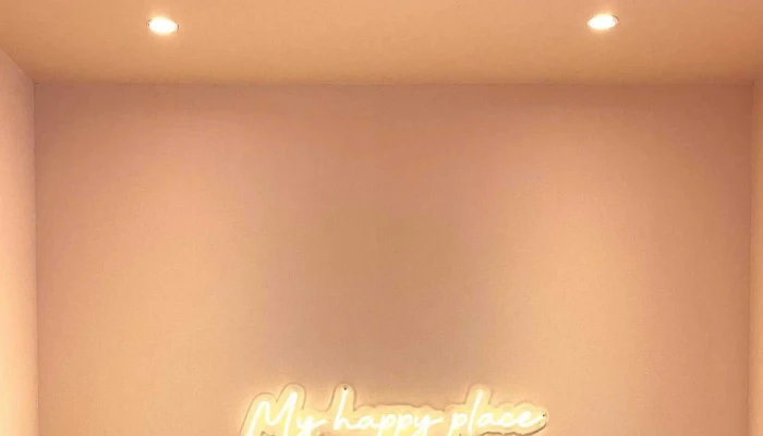Glow Studio -  Telefon - Kuala Lumpur