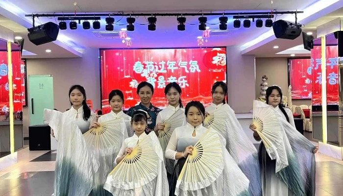 Iv Dance Studio -  Tarian - Klang