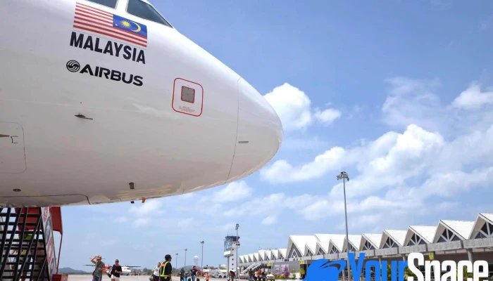 Lapangan Terbang Antarabangsa Langkawi -  Oleh Pemilik - Langkawi