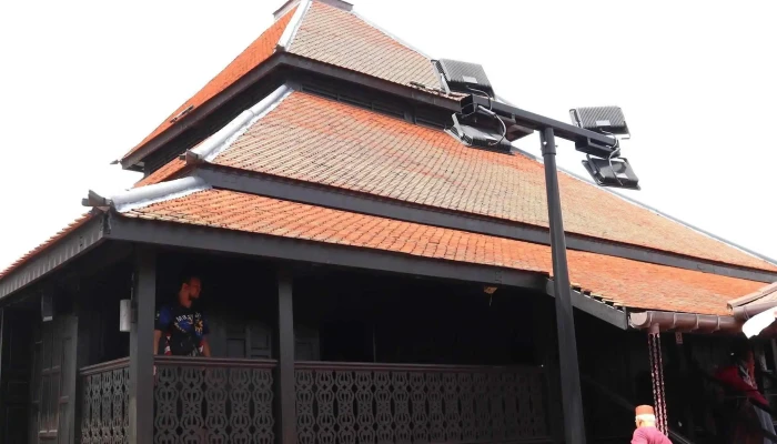 Masjid Kampung Laut -  Ulasan - Tumpat