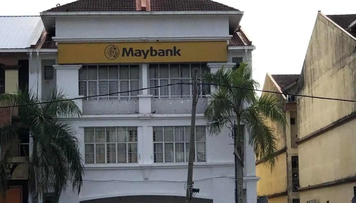 Maybank (Paka) - 40-41