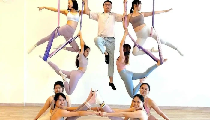 Tri Lifestyle Aerial Yoga Wellness Kong Zhong Yu Jia Oleh Pemilik - Bayan Lepas
