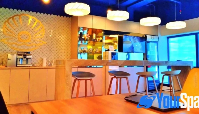 Universal Serviced Offices Sdn Bhd -  Bahagian Dalam - Labuan